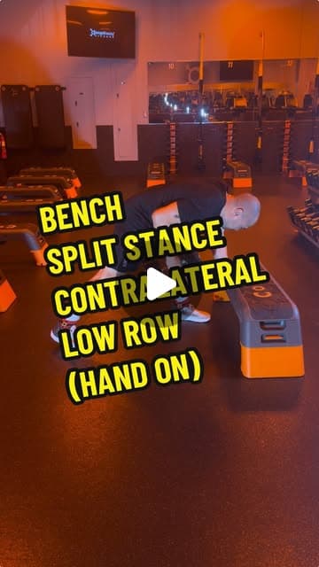 Bench Split Stance Contralateral Low Row (Hand on)