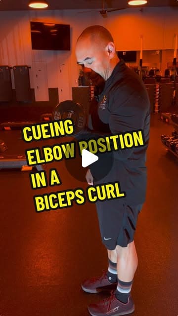 Ceuing Elbow Position in a Biceps Curl